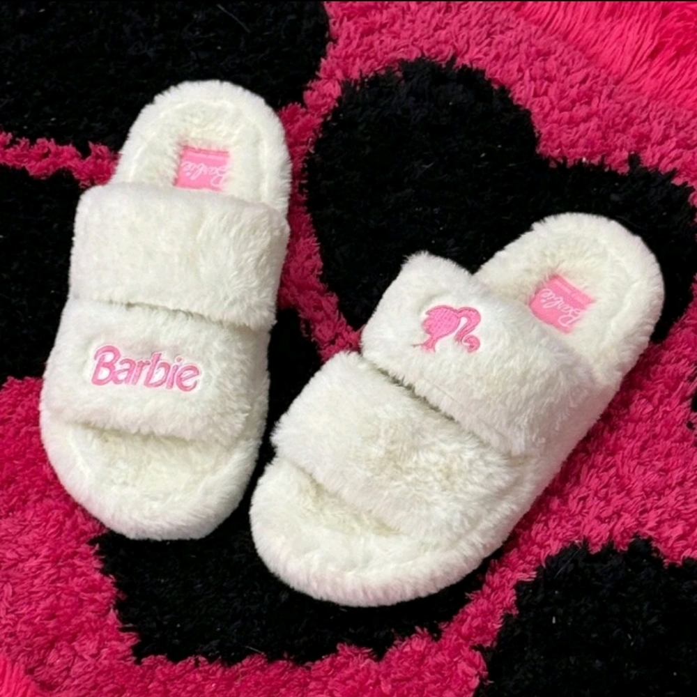 Barbie Slippers 🩷